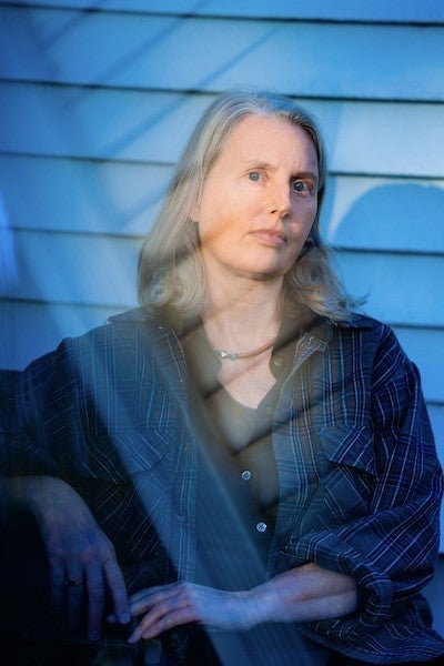 Angela Woodward headshot 400x600