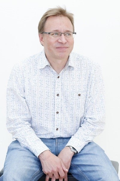 Jon Thornton headshot 400x600