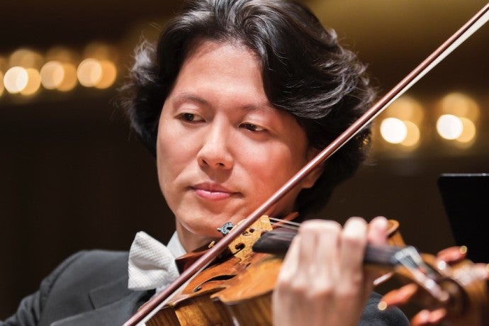 Kuan Cheng Lu performing 900x600