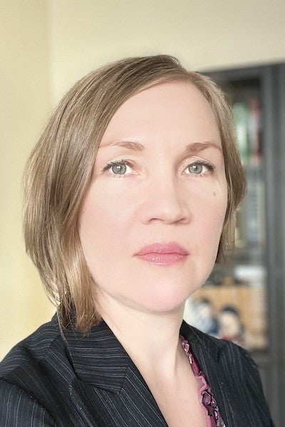 Olga Amelkina-Vera headshot 400x600