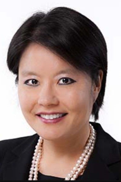 Sue Pak headshot 400x600