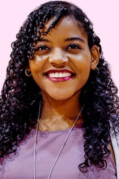Headshot of Yaniza Doré